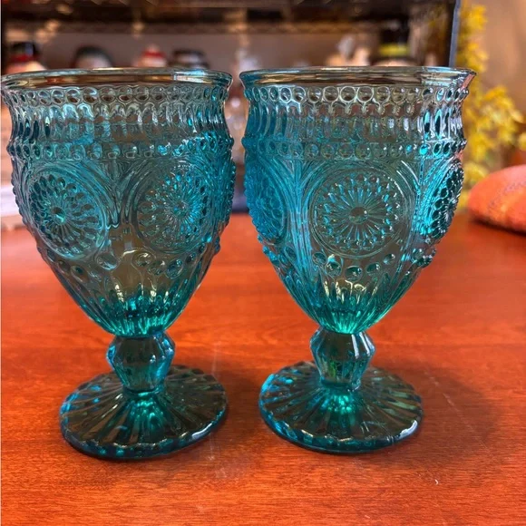 Pioneer Woman Adeline Embossed Footed Glass Goblet in turquoise - Picture 2 of 9
